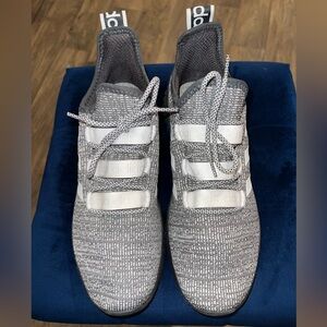 Mens adidas shoes. Gray and white